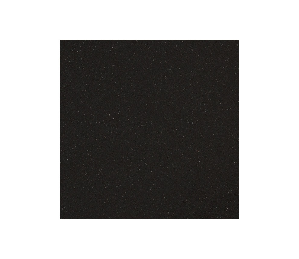 Jerome Russell black hair color swatch – A solid black color swatch representing the spray-on hair thickener’s pigmentation and coverage.