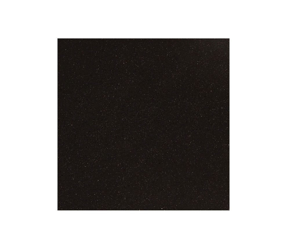 Jerome Russell black hair color swatch – A solid black color swatch representing the spray-on hair thickener’s pigmentation and coverage.